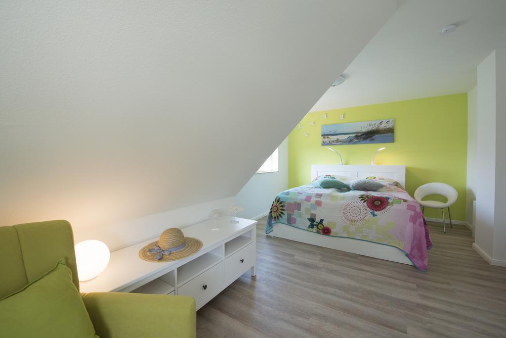 Ferienhaus Kuestensegler Breege Luaran gambar