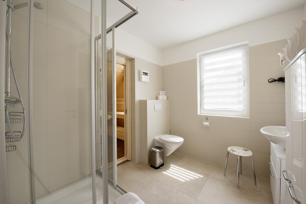 Ferienhaus Kuestensegler Breege Luaran gambar